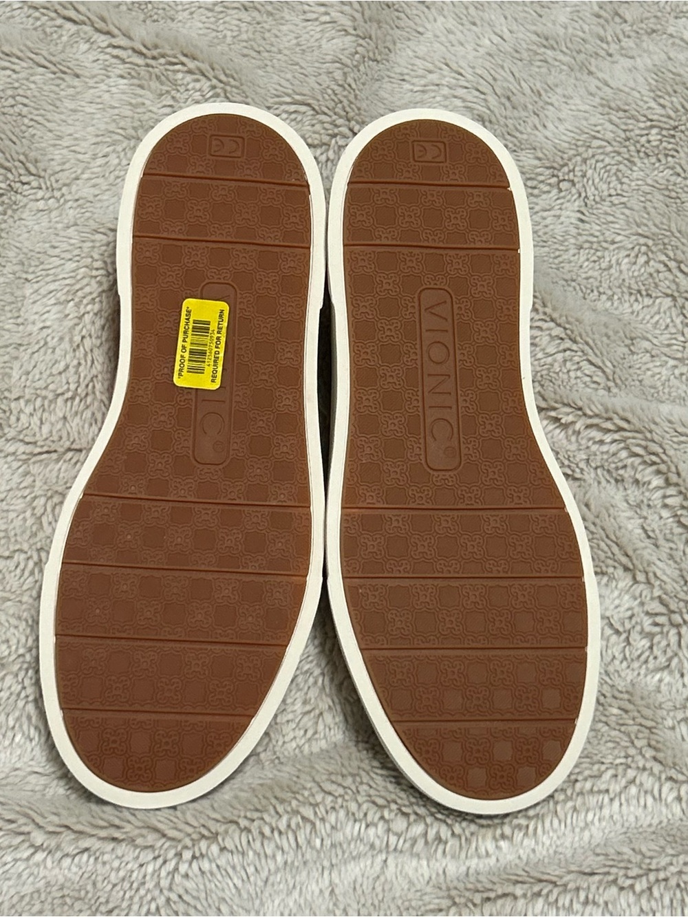 Vionic Kimmie Perf Sneakers - Picture 6 of 8